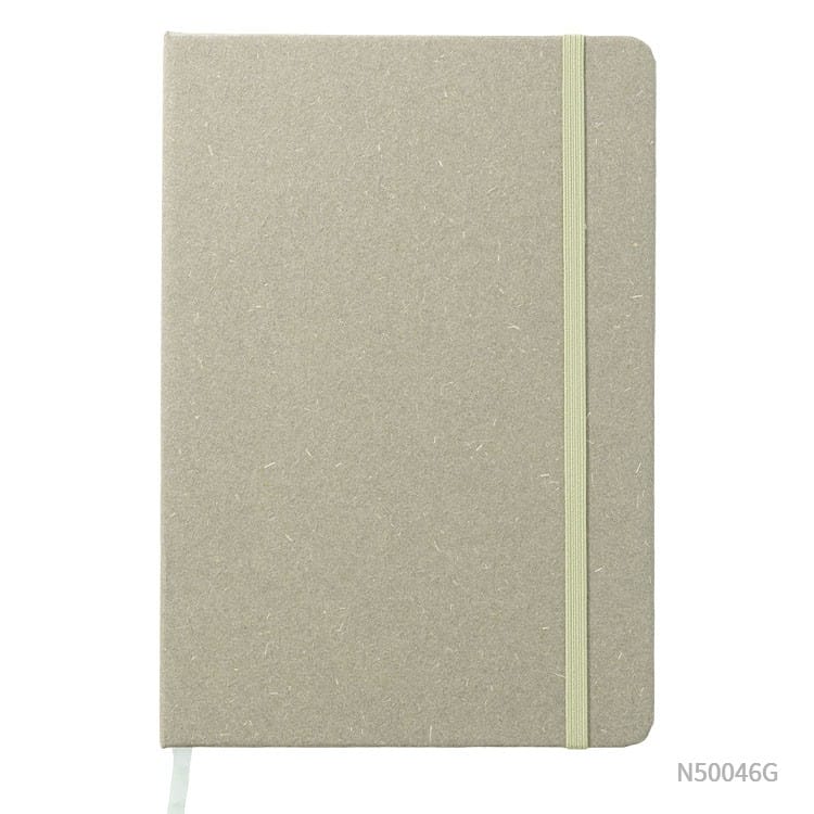 Cuaderno ecológico fabricado con papel de hierba en tapa y contratapa. Se puede personalizar con un logotipo impreso en UV