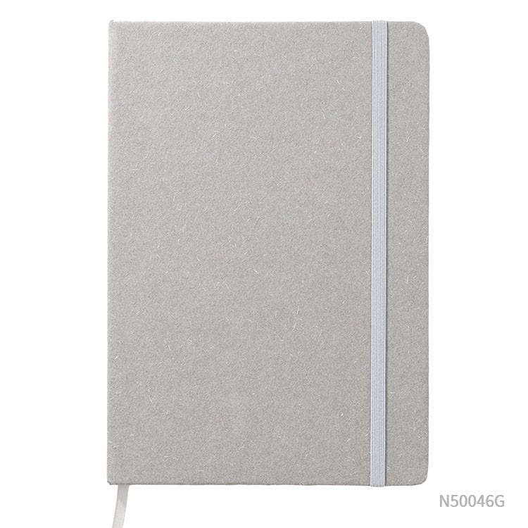 Cuaderno ecológico fabricado con papel de hierba en tapa y contratapa. Se puede personalizar con un logotipo impreso en UV