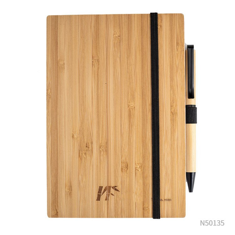 Cuaderno con tapa bambú. Personalizado en tapa de cuaderno mediante grabado láser o impresión UV