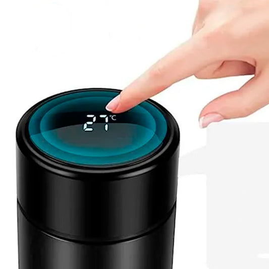 Detalle botella térmica inteligente. Para regalos empresariales se puede personalizar con un logo utilizando Impresión dtf, uv o grabado láser.