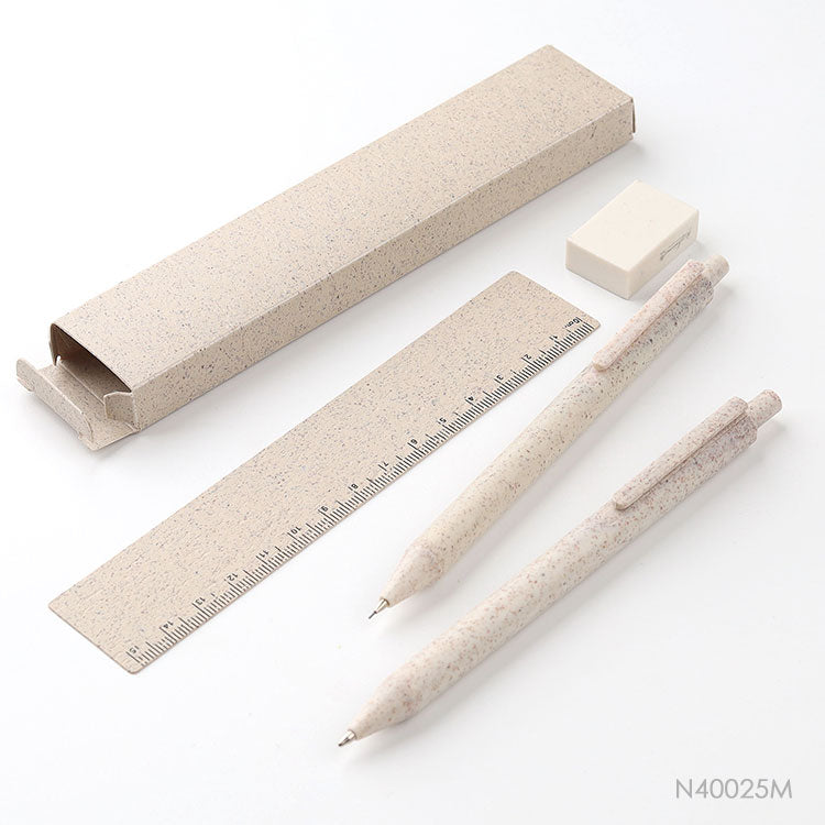Kit escolar. Incluye dos lapiceras, una caja rectangular, una goma y una regla.