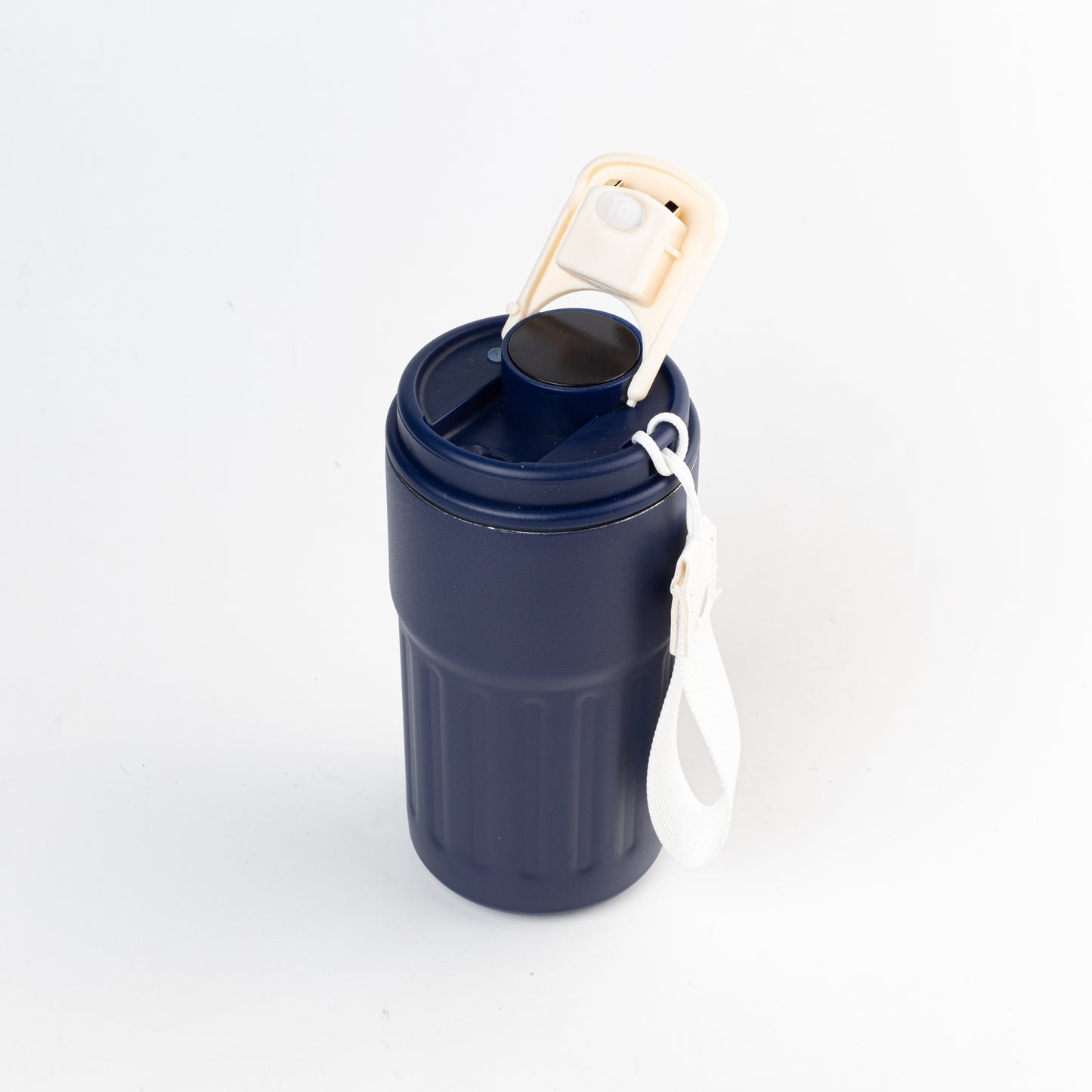 Vaso térmico inteligente que tiene una tapa con display para saber la temperatura interna del mismo. Para regalos empresariales personalizados puede tener un logo grabado