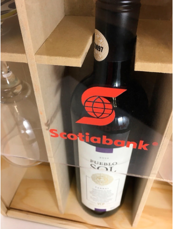 Caja para botella de vino y copas