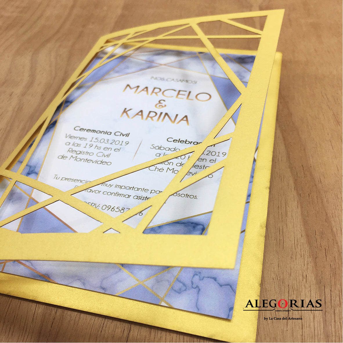 Tarjeta de Invitación - Diseño tipo díptico con corte láser