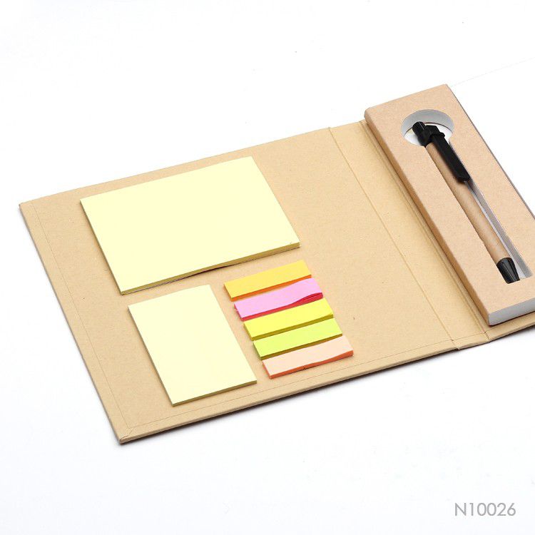 Libreta de notas con accesorios