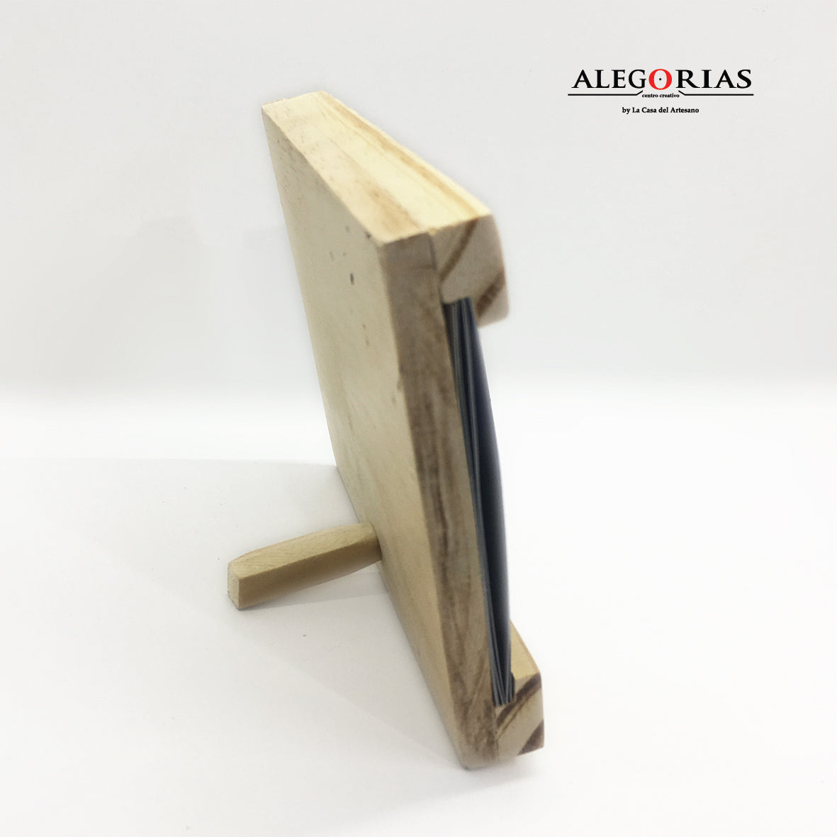Detalle de calendario Ámbar. Logo personalizado, regalo empresa.