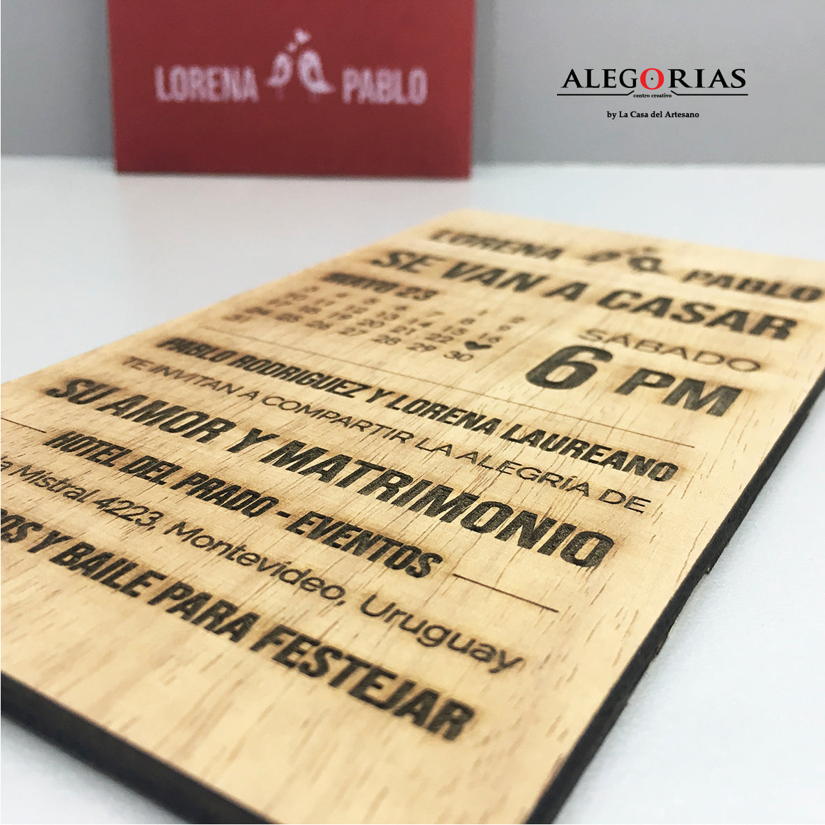 Tarjeta de Invitación - Diseño en madera