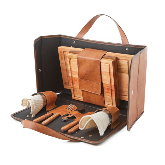 Kit Parrillero espino, estuche abierto. Logo personalizado, regalo empresarial.
