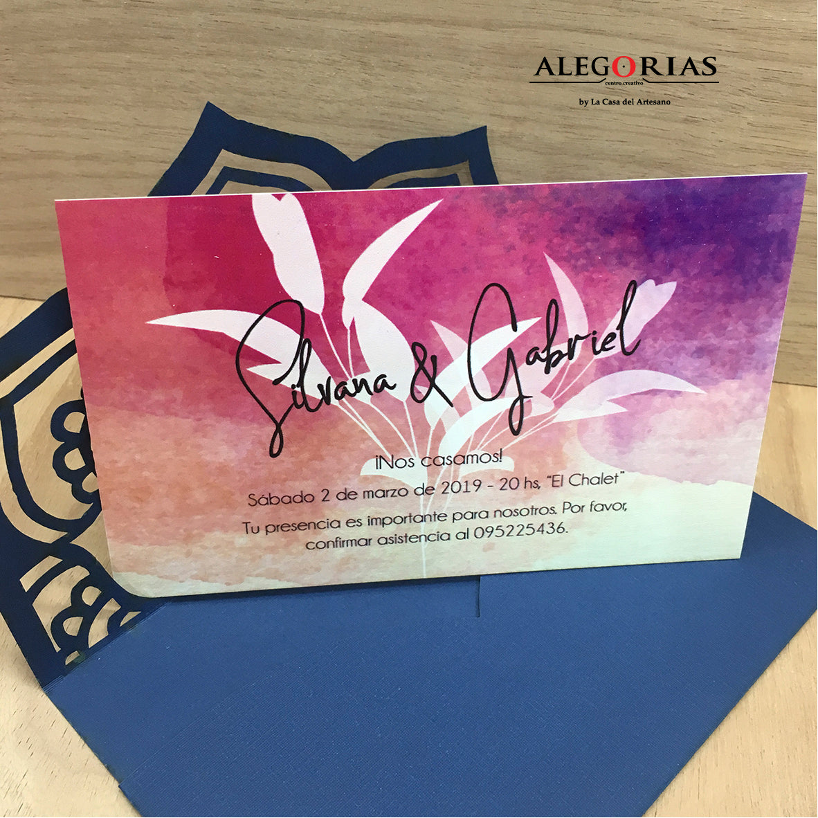 Tarjeta de Invitación - Diseño con sobre calado