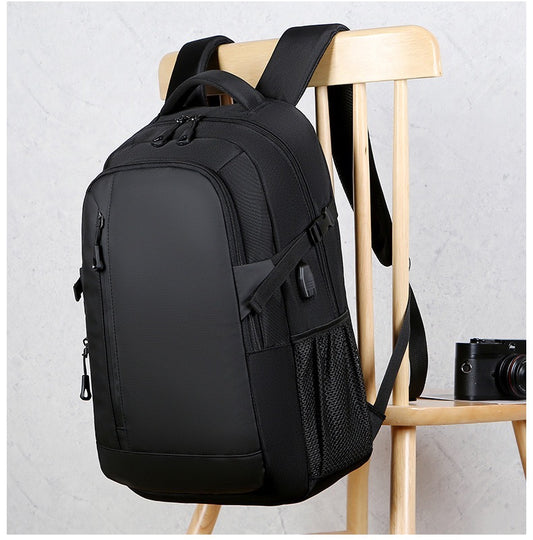 Mochila Premium Foco tela impermeable. Logo personalizado, regalo empresarial.