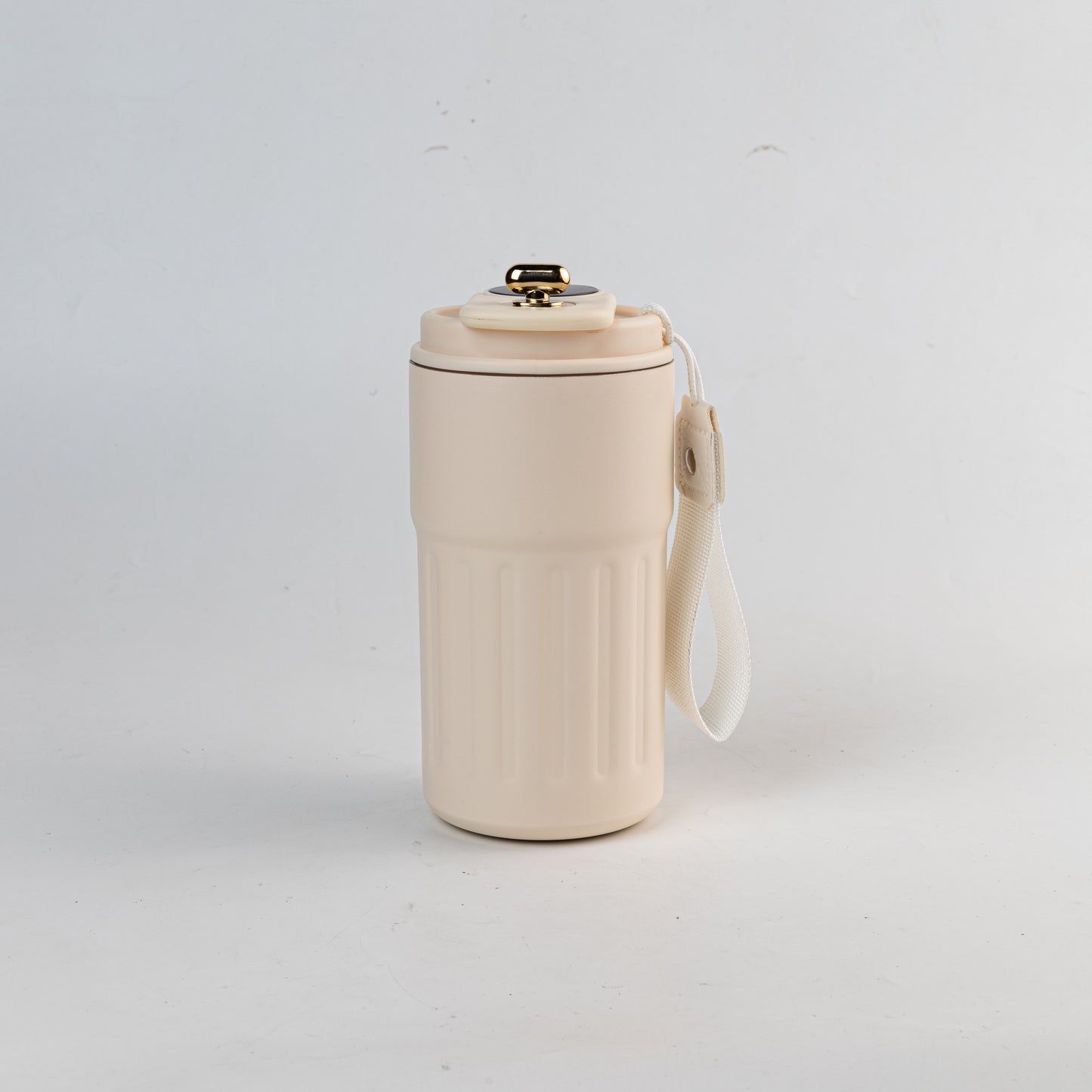 Vaso térmico inteligente que tiene una tapa con display para saber la temperatura interna del mismo. Para regalos empresariales personalizados puede tener un logo grabado