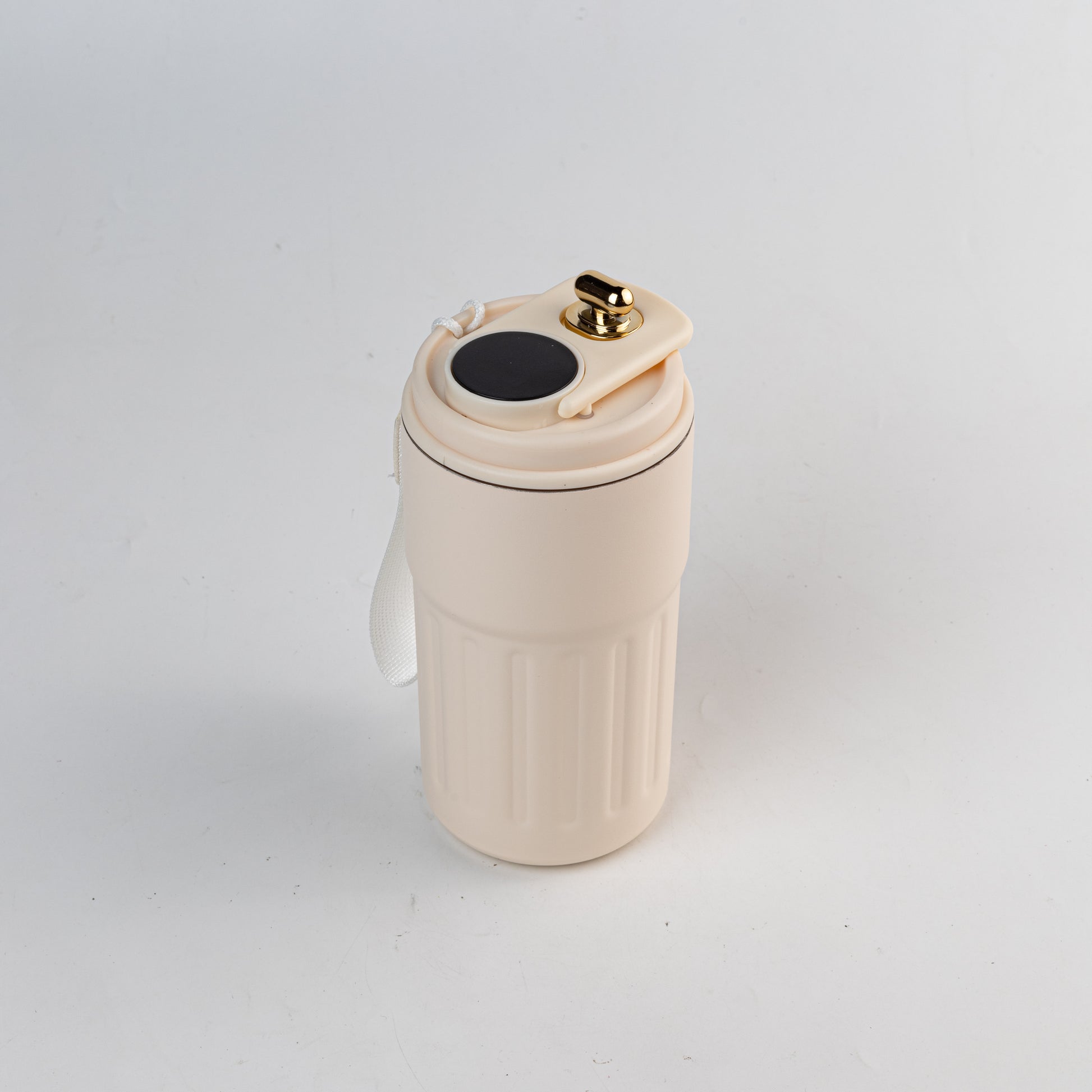 Vaso térmico inteligente que tiene una tapa con display para saber la temperatura interna del mismo. Para regalos empresariales personalizados puede tener un logo grabado