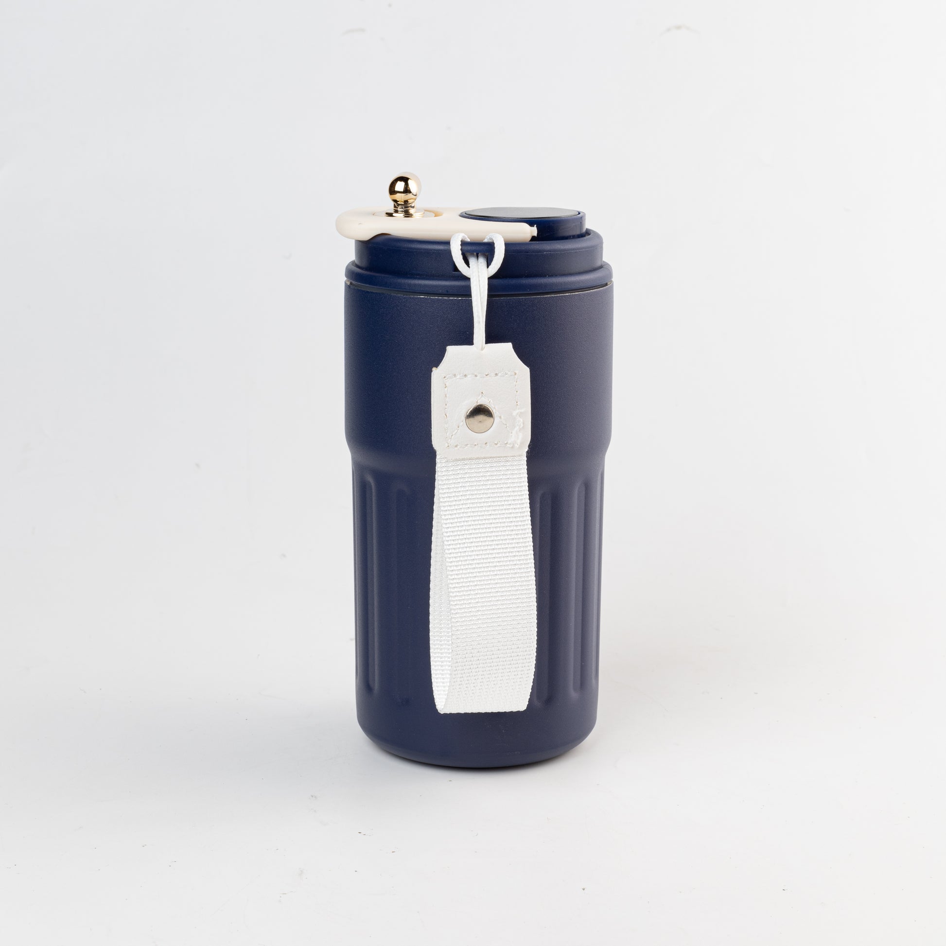 Vaso térmico inteligente que tiene una tapa con display para saber la temperatura interna del mismo. Para regalos empresariales personalizados puede tener un logo grabado