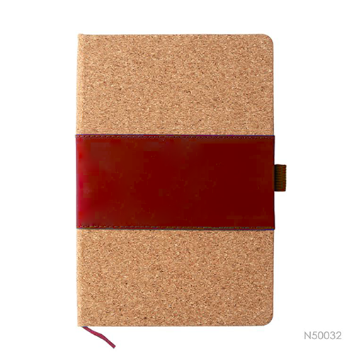 Cuaderno Dover de color rojo, material de corcho. Logo personalizado, regalo empresarial.
