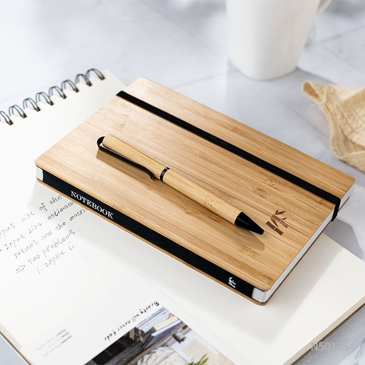 Cuaderno Marsella ecológico con elástico negro. Logo personalizado, regalo empresarial.