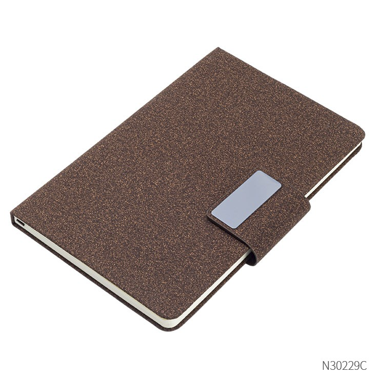 Cuaderno Salento color café de 80 hojas. Logo personalizado grabado, regalo empresarial.