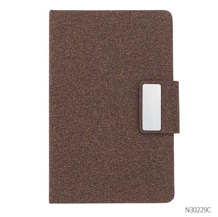 Cuaderno Salento de color café, tamaño A5. Logo personalizado, regalo empresarial.