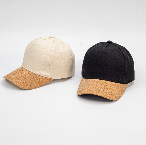 Gorros Silva de color negro y natural. Logo personalizado, regalo empresarial.
