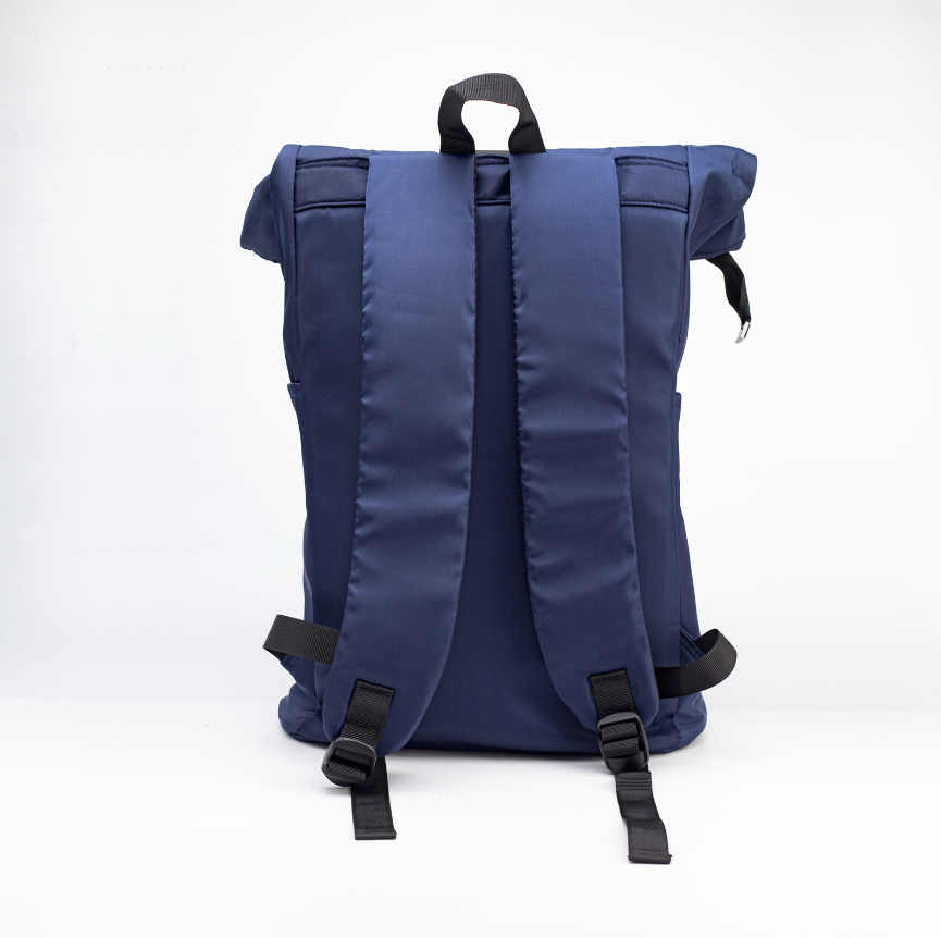 Mochila Berlín de color azul. Tela impermeable. Logo personalizado, regalo empresarial.