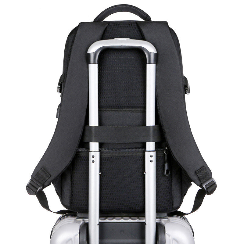 Mochila premium Foco, tiras para colocar equipaje. Logo personalizado, regalo empresarial.