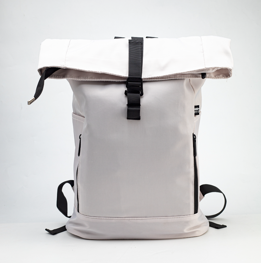 Mochila Roll Top Berlín de color blanco tiza. Logo personalizado, regalo empresarial.