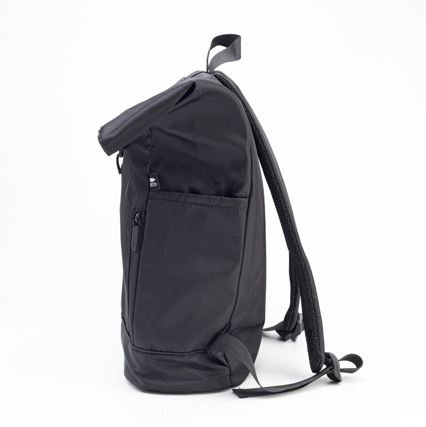 Mochila Roll Top Berlín de color negra. Logo personalizado, regalo corporativo.