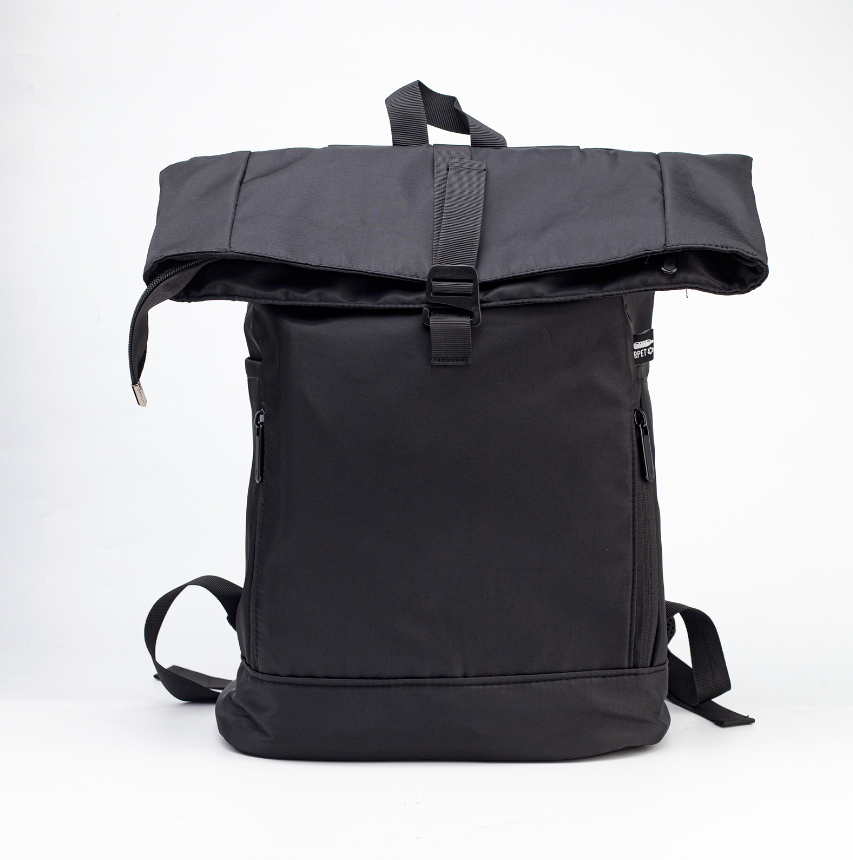 Mochila roll top Berlín de color negro. Logo personalizado, regalo corporativo.