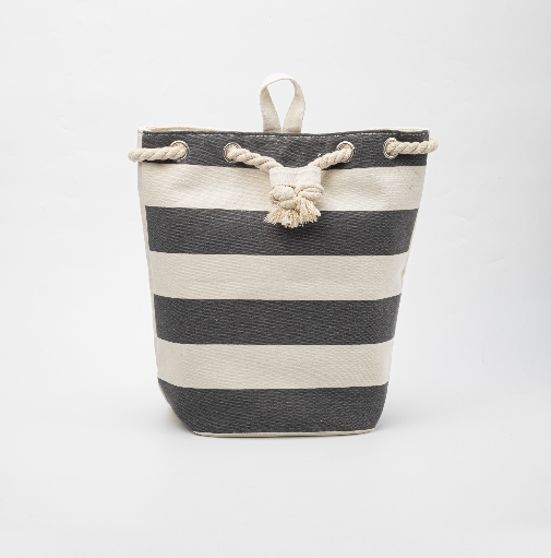 Mochila Tandil de color gris con blanco. Logo personalizado, regalo empresarial.