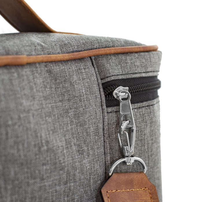 Neceser Ares  detalle de cierre. Logo personalizado, regalo empresarial.