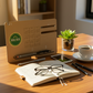 Organizador Runa sobre escritorio. Logo personalizado, regalo empresarial.