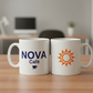 Taza blanca en escritorio. Logo personalizado, regalo empresarial.