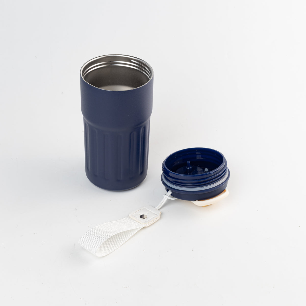 Vaso Neva color azul con tapa. Logo personalizado, regalo empresarial.