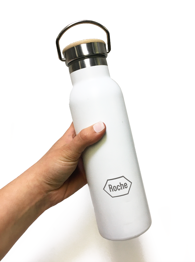 Botella para regalos empresariales con tapa de bambú. Se puede personalizar con logo utilizando grabado láser o impresión uv