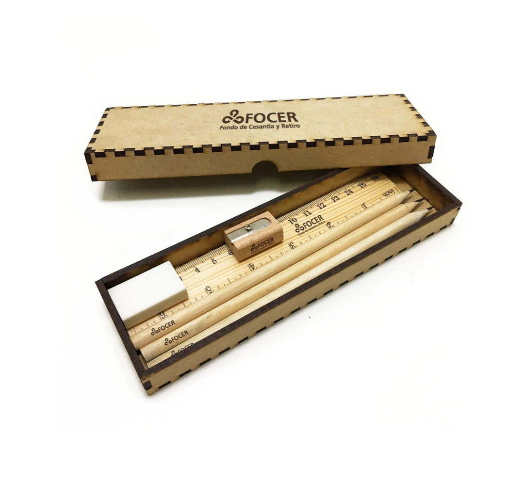 kit escolar. para regalos empresariales se puede personalizar con un logo.