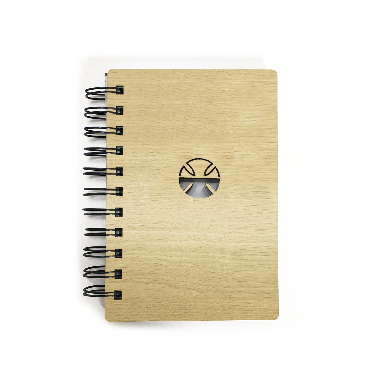 Libreta A6 con tapa de madera con logo y contratapa de cartón ecológico. En la tapa se puede personalizar con Impresión UV, calado o grabado láser.