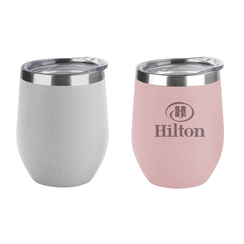 Mate de acero inoxidable con tapa de acrílico. Para regalos empresariales puede personalizarse con un logo utilizando grabado láser.