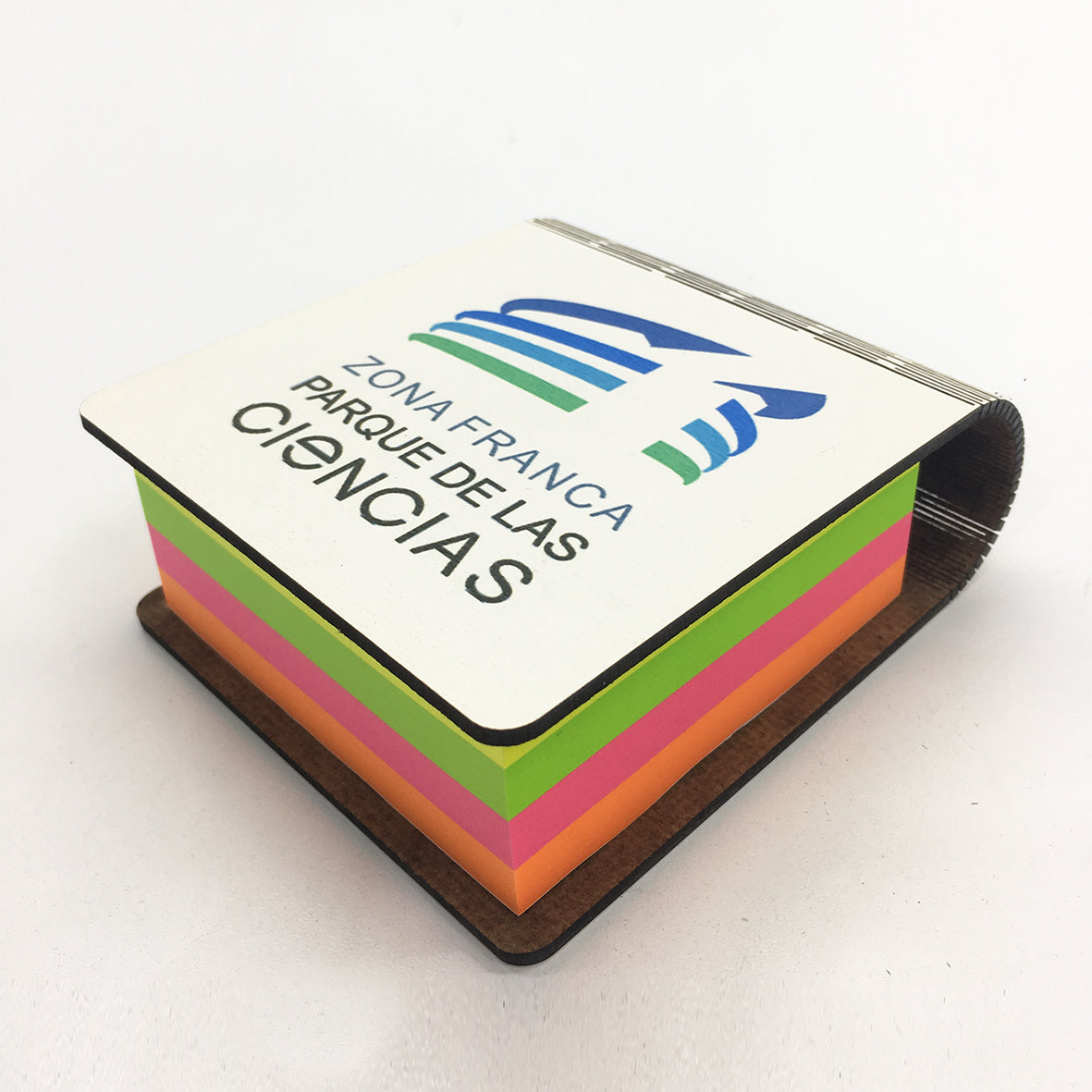 Libreta Post It con tapa de madera que puede personalizarse con impresión UV, calado o grabado láser