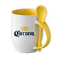 Taza con cuchara amarilla. Para regalos empresariales se puede personalizar con un logo.