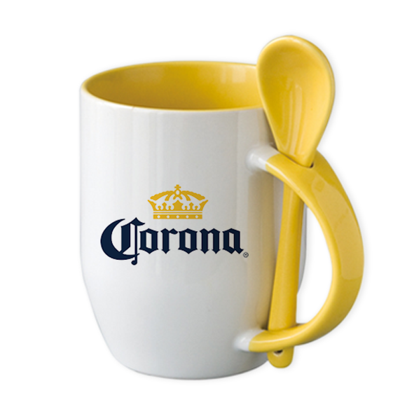 Taza con cuchara amarilla. Para regalos empresariales se puede personalizar con un logo.