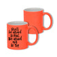 Tazas de cerámica acabado mate con tonos neón. Para regalos empresariales se puede personalizar con un logo.