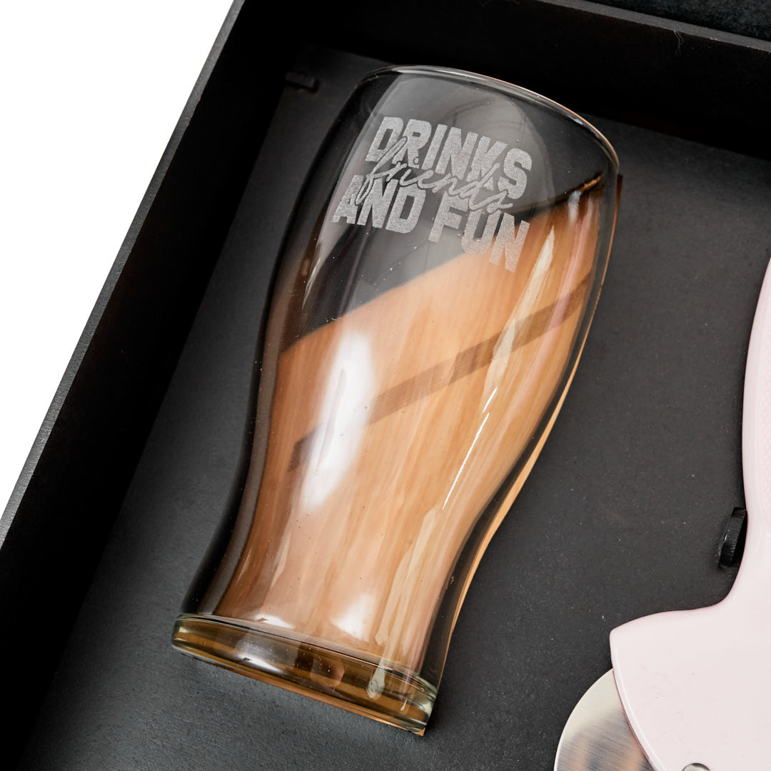 Box Pizzero Jaipur, vasos de pinta. Logo personalizado, regalo empresarial.