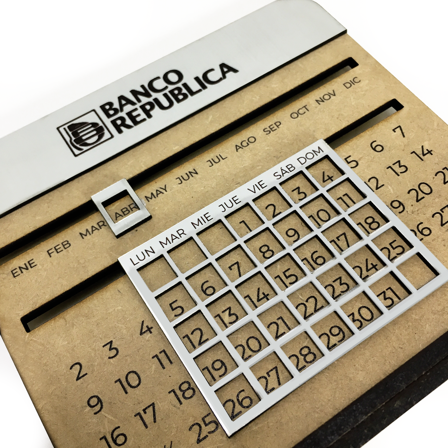Calendario perpetuo. Con mdf y metalex.
