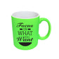 Taza neón de color verde. Logo personalizado, regalo empresarial.
