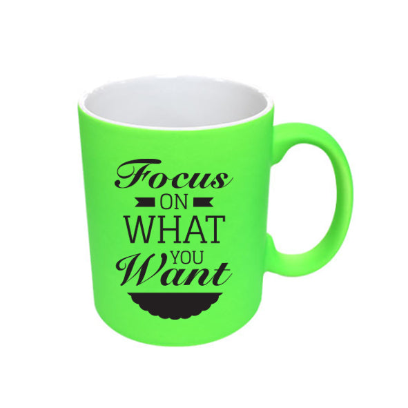 Taza neón de color verde. Logo personalizado, regalo empresarial.